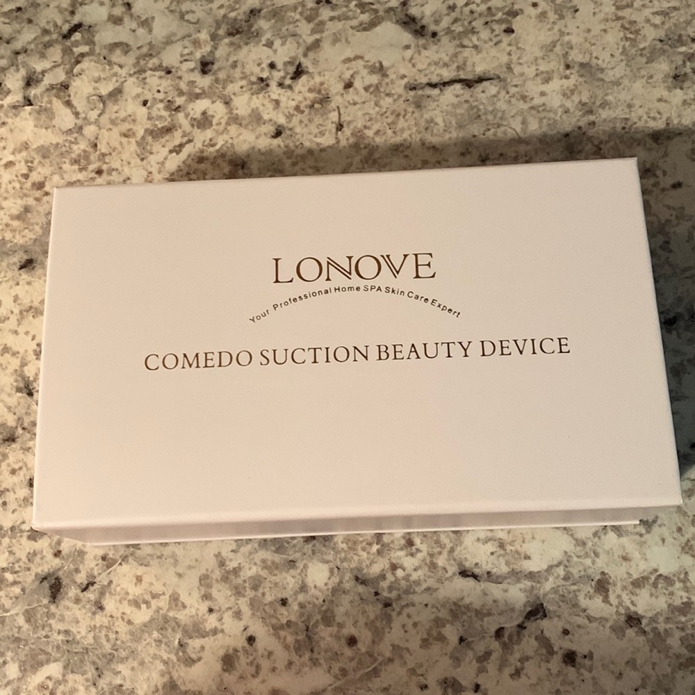 Brand New Comedo Suction Device with tools